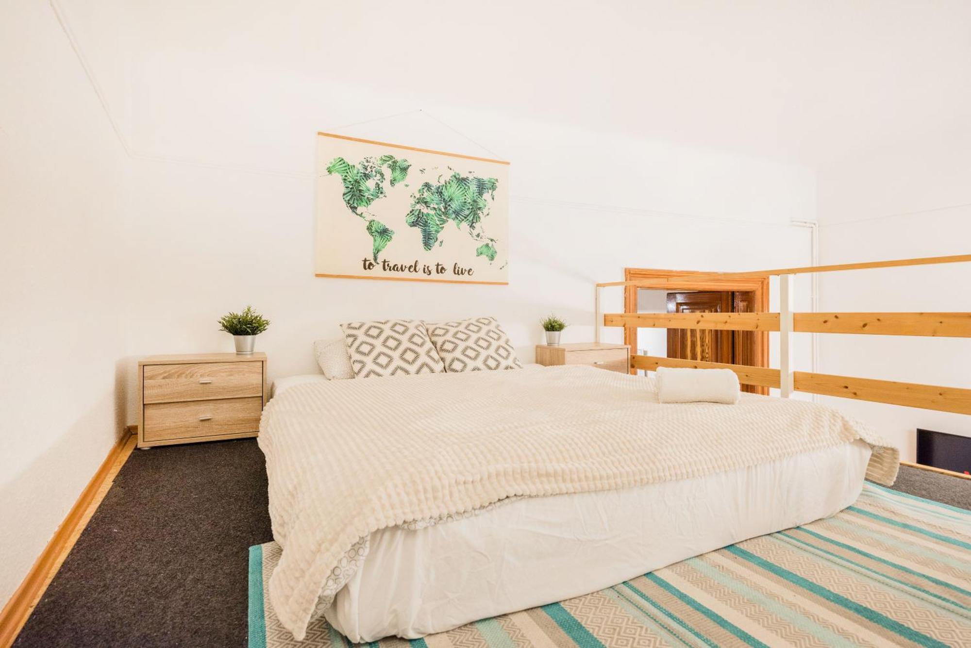 Makin' Memories-best Location In Heart Of Centre Apartman